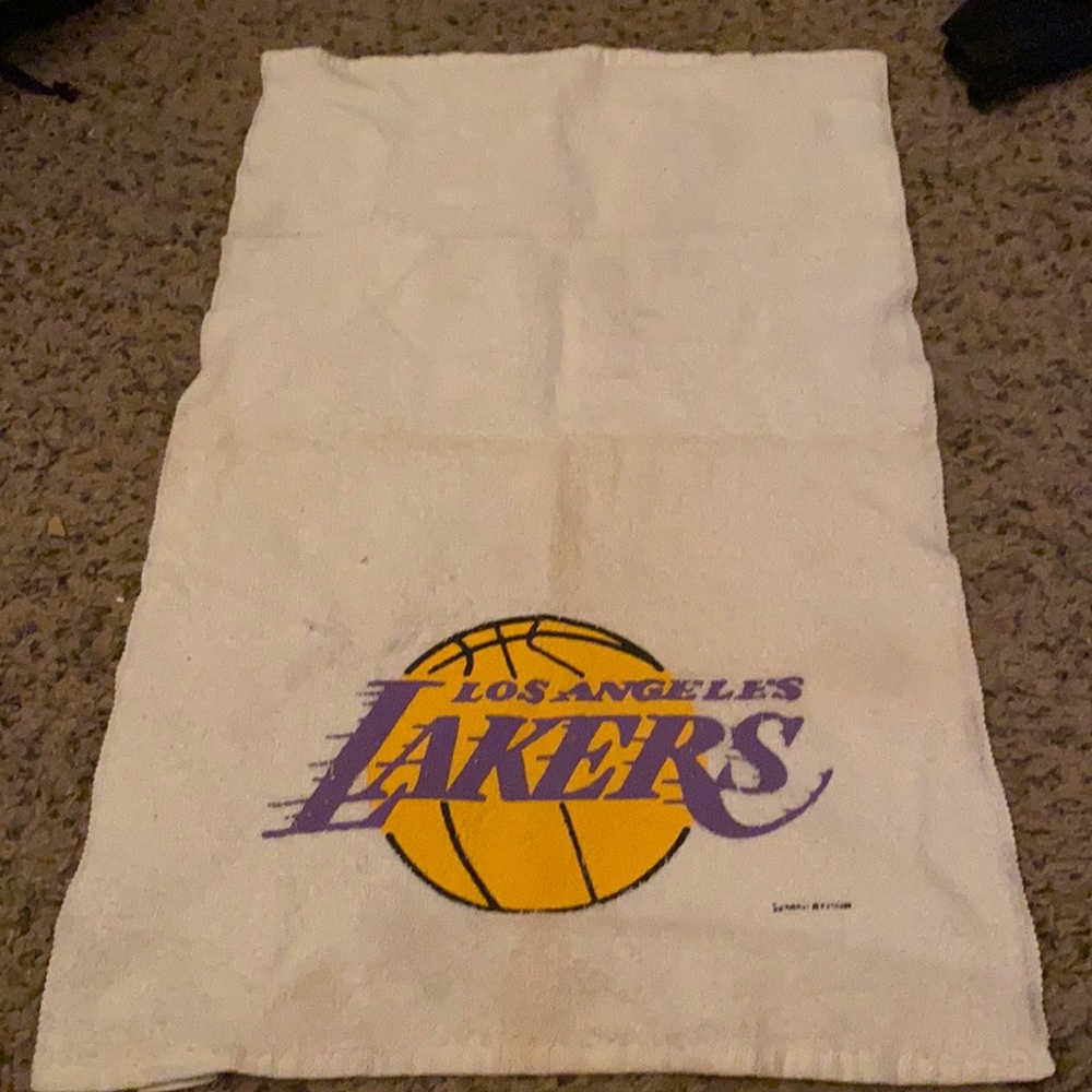 Lakers towel